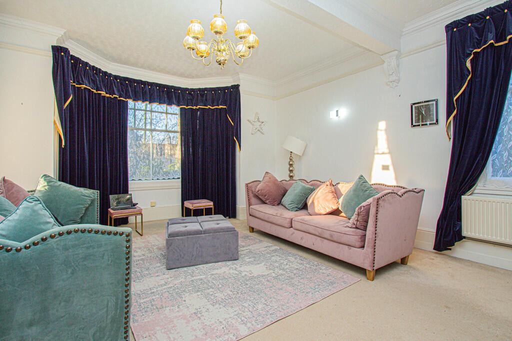 Cloverdale House living room
