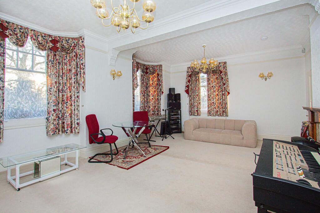 Second living room area at Cloverdale House