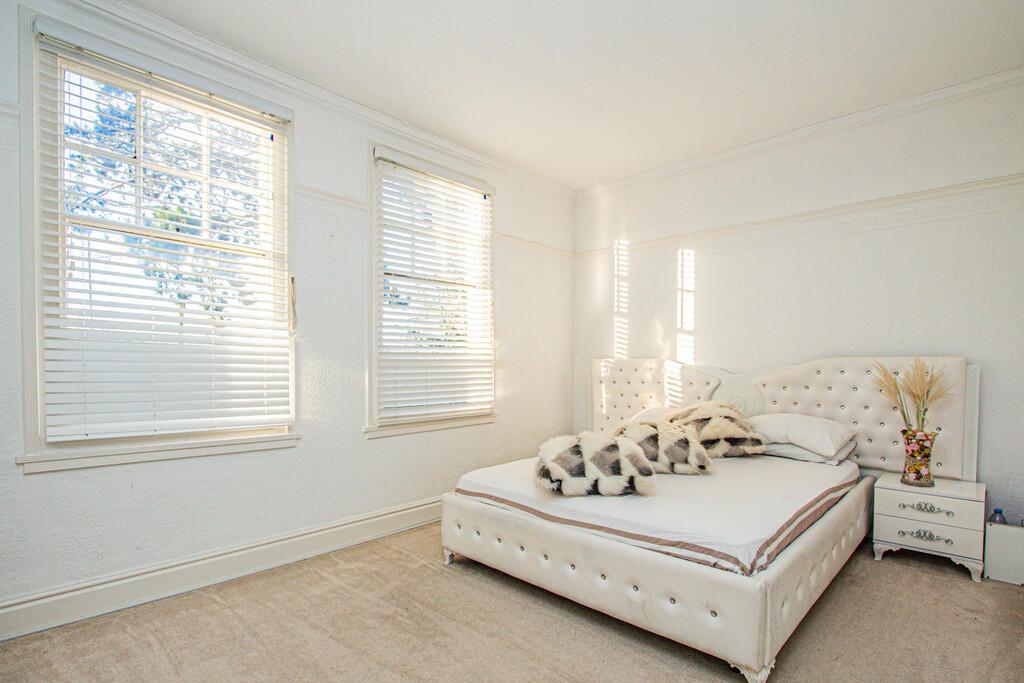Cloverdale House bedroom